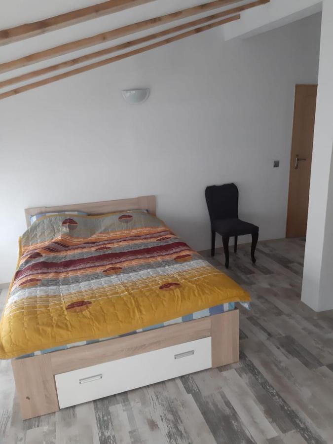 فندق House كرايوفا المظهر الخارجي الصورة